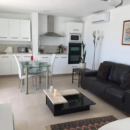 Cosy 1 Bed Casita In Malaga *
