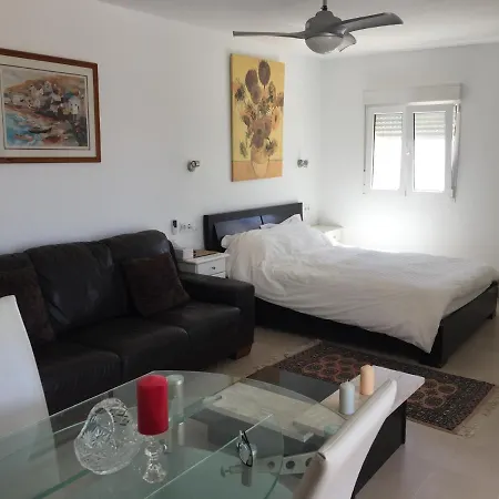 Cosy 1 Bed Casita In Malaga Alhaurín el Grande